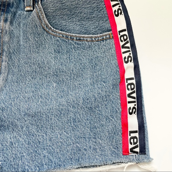 Levi’s Premium 501 Sport Tape Jean Shorts in Spectator Sport Medium Wash NEW - Picture 8 of 9